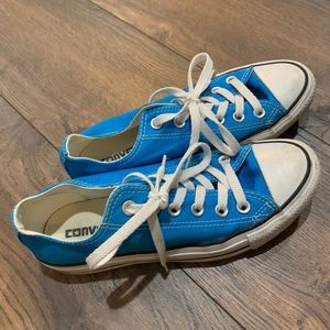 Converse All Stars men’s 5 Women’s 7